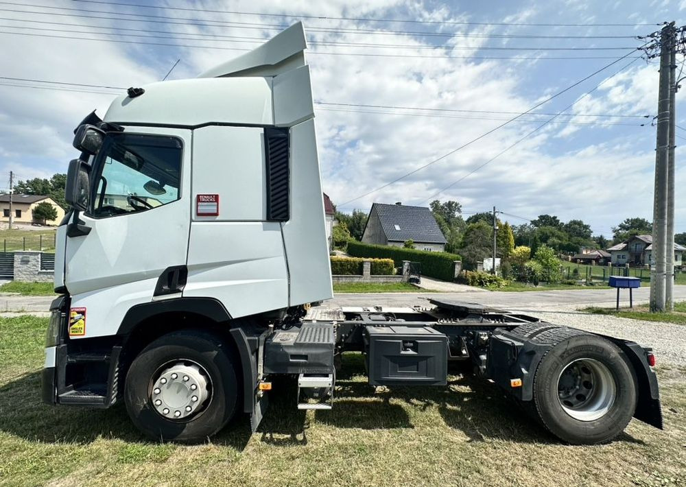 Renault T460 - Nyergesvontató: 2 kép. Renault T460 - Nyergesvontató: 2 kép.