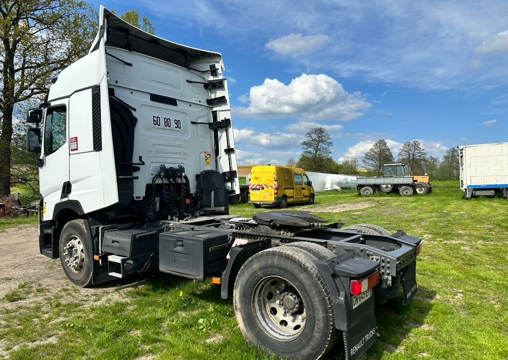 Renault T460 - Nyergesvontató: 3 kép. Renault T460 - Nyergesvontató: 3 kép.