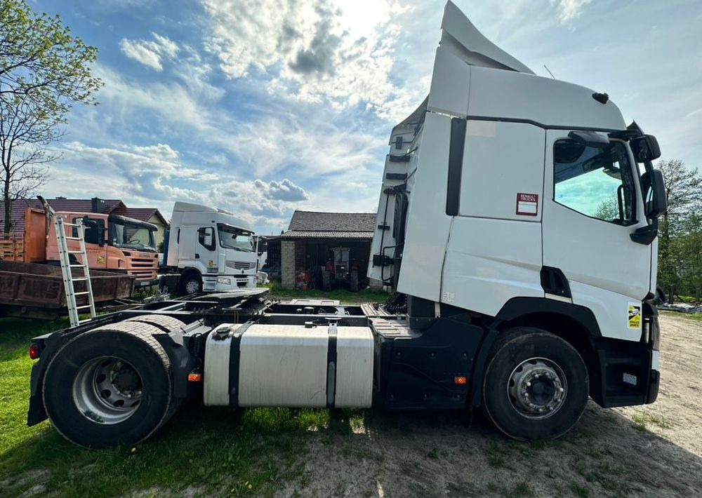 Renault T460 - Nyergesvontató: 5 kép. Renault T460 - Nyergesvontató: 5 kép.