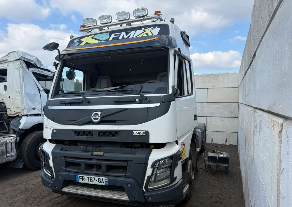 Volvo FMx 460 - Nyergesvontató: 1 kép. Volvo FMx 460 - Nyergesvontató: 1 kép.