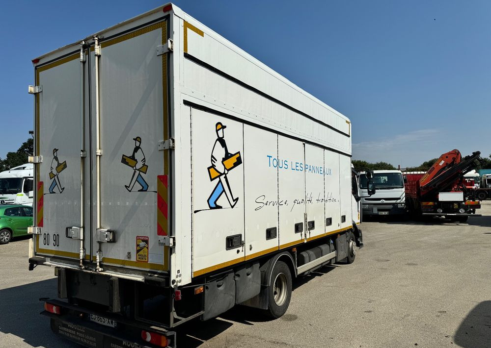 Renault D12 - Platós teherautó: 4 kép. Renault D12 - Platós teherautó: 4 kép.