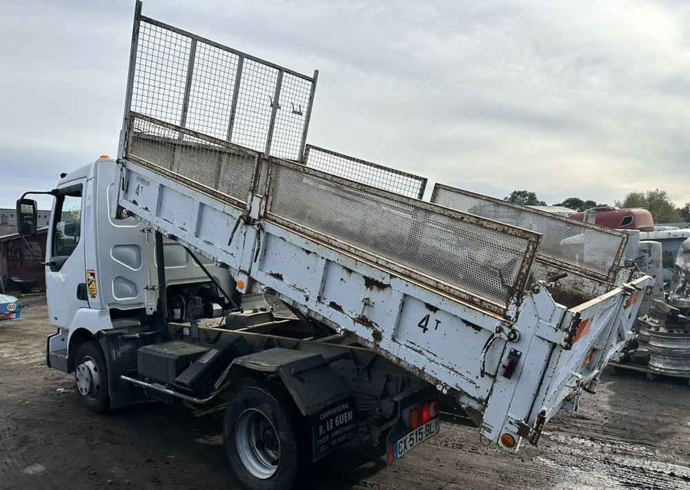 Renault Midlum 135 DXi - Billenőplatós teherautó: 3 kép. Renault Midlum 135 DXi - Billenőplatós teherautó: 3 kép.