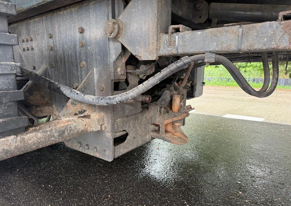 Scania R380 PD Autopomoc Specialny tacho na tarczki wciągarka - Vontató: 4 kép. Scania R380 PD Autopomoc Specialny tacho na tarczki wciągarka - Vontató: 4 kép.