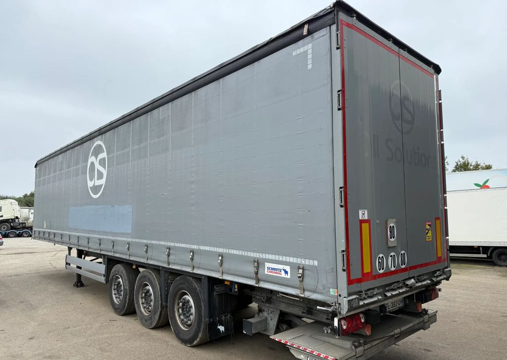 Schmitz Cargobull - Ponyvás félpótkocsi: 4 kép. Schmitz Cargobull - Ponyvás félpótkocsi: 4 kép.