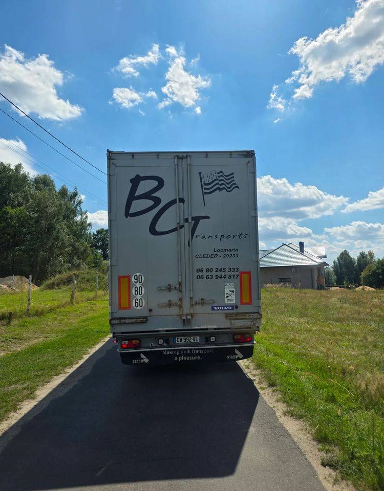 Stas S3-SZ334V - Félpótkocsi öönkihordós: 4 kép. Stas S3-SZ334V - Félpótkocsi öönkihordós: 4 kép.