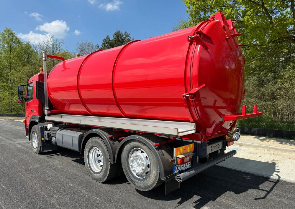 Volvo FM 360 - Szemetesautó: 3 kép. Volvo FM 360 - Szemetesautó: 3 kép.