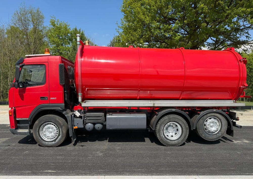 Volvo FM 360 - Szemetesautó: 2 kép. Volvo FM 360 - Szemetesautó: 2 kép.