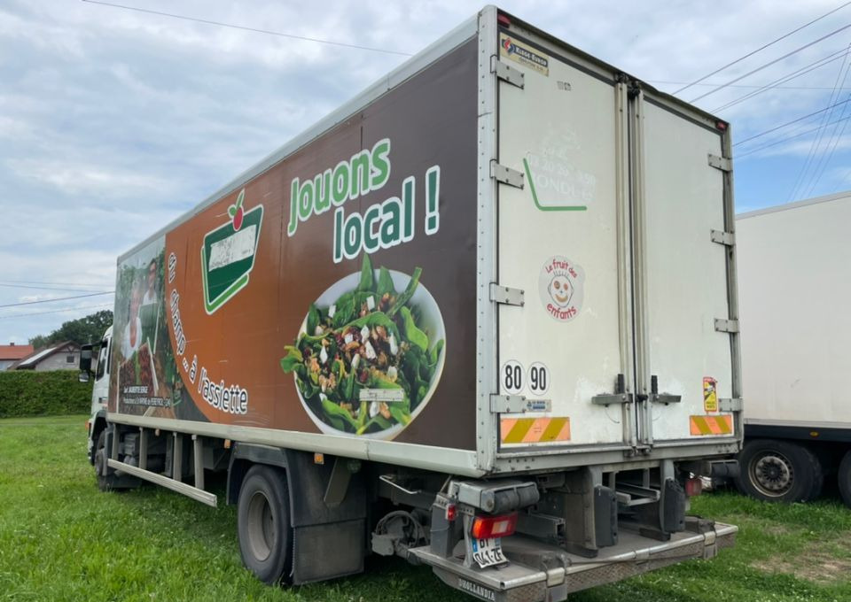 Volvo FM 9 260 - Hűtős teherautó: 4 kép. Volvo FM 9 260 - Hűtős teherautó: 4 kép.