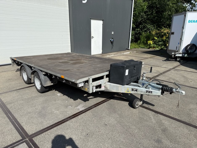 IFOR WILLIAMS 2CB - Platós pótkocsi: 2 kép. IFOR WILLIAMS 2CB - Platós pótkocsi: 2 kép.