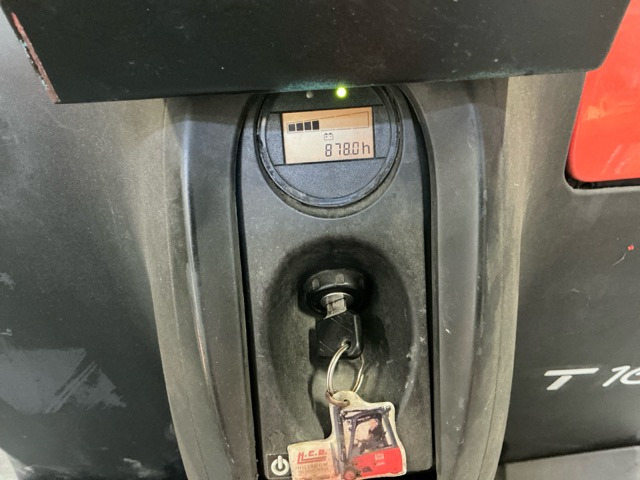 Linde T16 - Villás targonca: 5 kép. Linde T16 - Villás targonca: 5 kép.