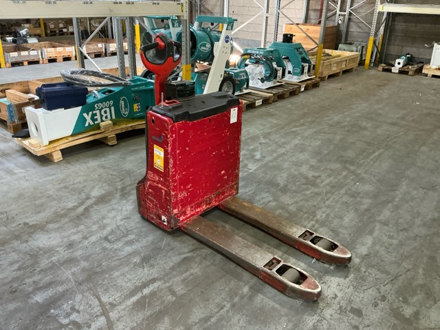 Linde T16 - Villás targonca: 2 kép. Linde T16 - Villás targonca: 2 kép.