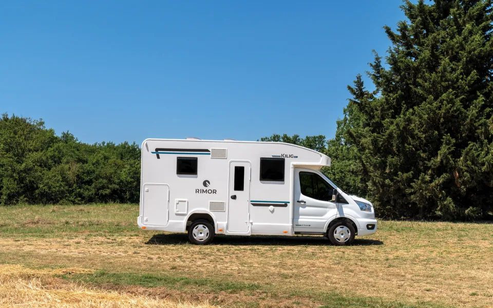 Ford Transit RIMOR KILIG 18 Plus - Lakóautó: 5 kép. Ford Transit RIMOR KILIG 18 Plus - Lakóautó: 5 kép.