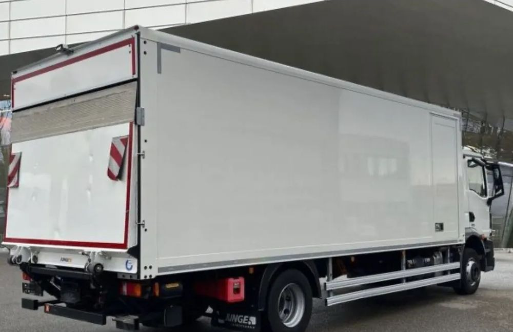 MAN TGM 15.250 - Dobozos felépítményű teherautó: 4 kép. MAN TGM 15.250 - Dobozos felépítményű teherautó: 4 kép.