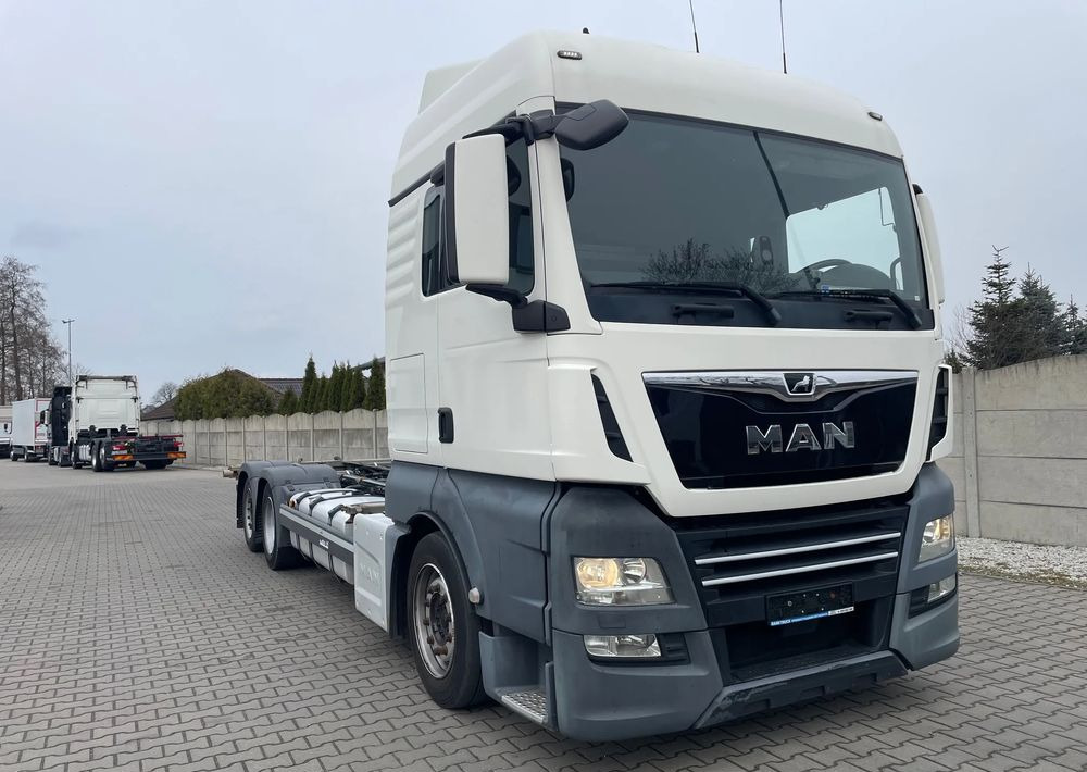 MAN TGX XLX 26.420 BDF, MULTI Wechsler - Alvaz teherautó: 2 kép. MAN TGX XLX 26.420 BDF, MULTI Wechsler - Alvaz teherautó: 2 kép.