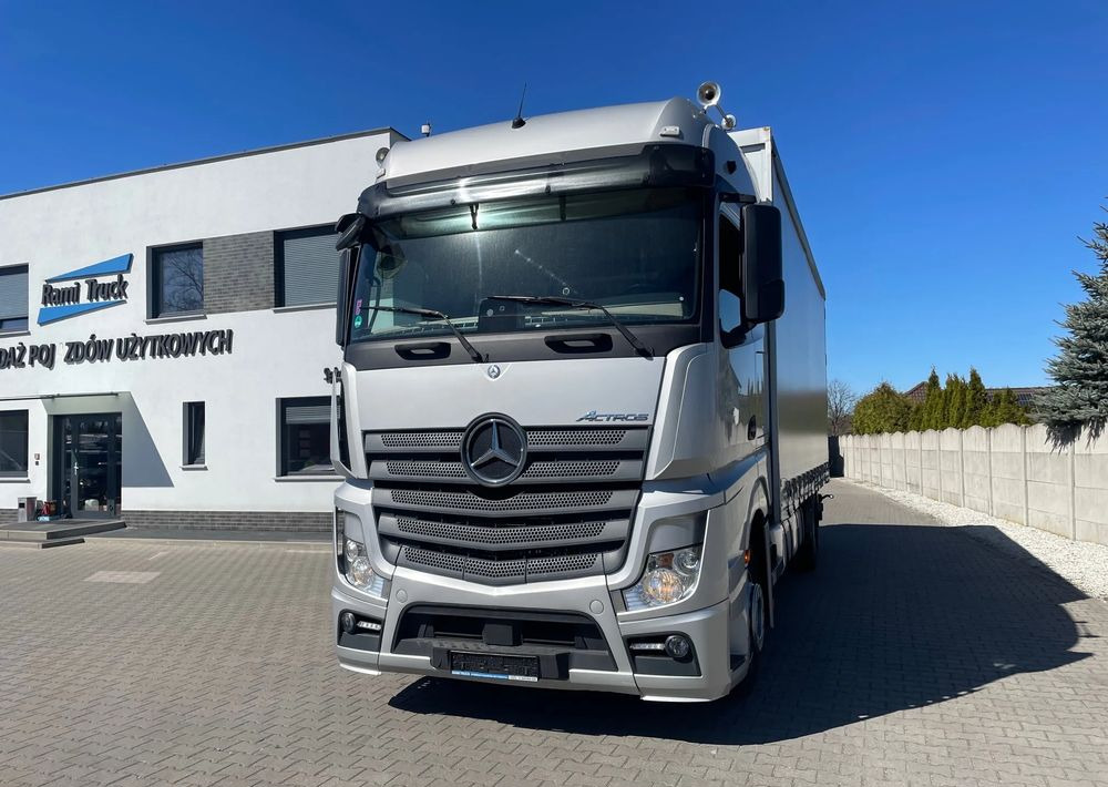 Mercedes-Benz ACTROS 1836, BIGSPACE, FIRANKA - Ponyvás teherautó: 4 kép. Mercedes-Benz ACTROS 1836, BIGSPACE, FIRANKA - Ponyvás teherautó: 4 kép.