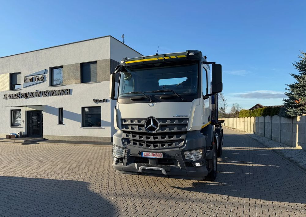 Mercedes-Benz AROCS 2545, WYWROTKA - Billenőplatós teherautó: 3 kép. Mercedes-Benz AROCS 2545, WYWROTKA - Billenőplatós teherautó: 3 kép.