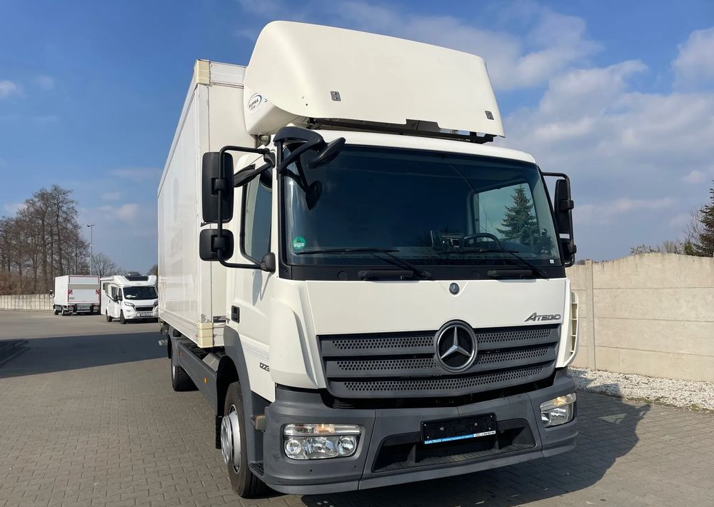 Mercedes-Benz ATEGO 1223/ CHŁODNIA/ 15 PALET - Hűtős teherautó: 3 kép. Mercedes-Benz ATEGO 1223/ CHŁODNIA/ 15 PALET - Hűtős teherautó: 3 kép.