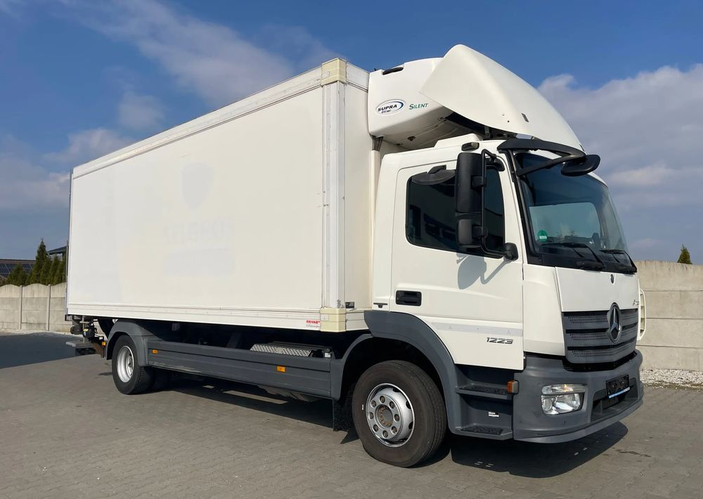 Mercedes-Benz ATEGO 1223/ CHŁODNIA/ 15 PALET - Hűtős teherautó: 4 kép. Mercedes-Benz ATEGO 1223/ CHŁODNIA/ 15 PALET - Hűtős teherautó: 4 kép.