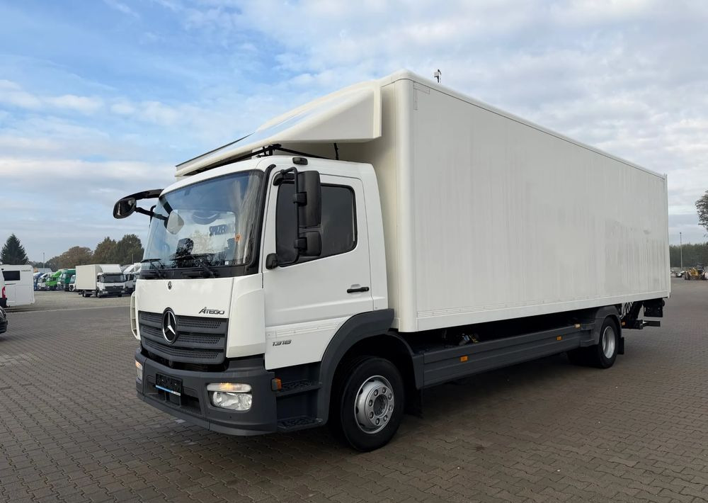 Mercedes-Benz ATEGO 1318 IZOTERMA 20 PALET! - Dobozos felépítményű teherautó: 2 kép. Mercedes-Benz ATEGO 1318 IZOTERMA 20 PALET! - Dobozos felépítményű teherautó: 2 kép.
