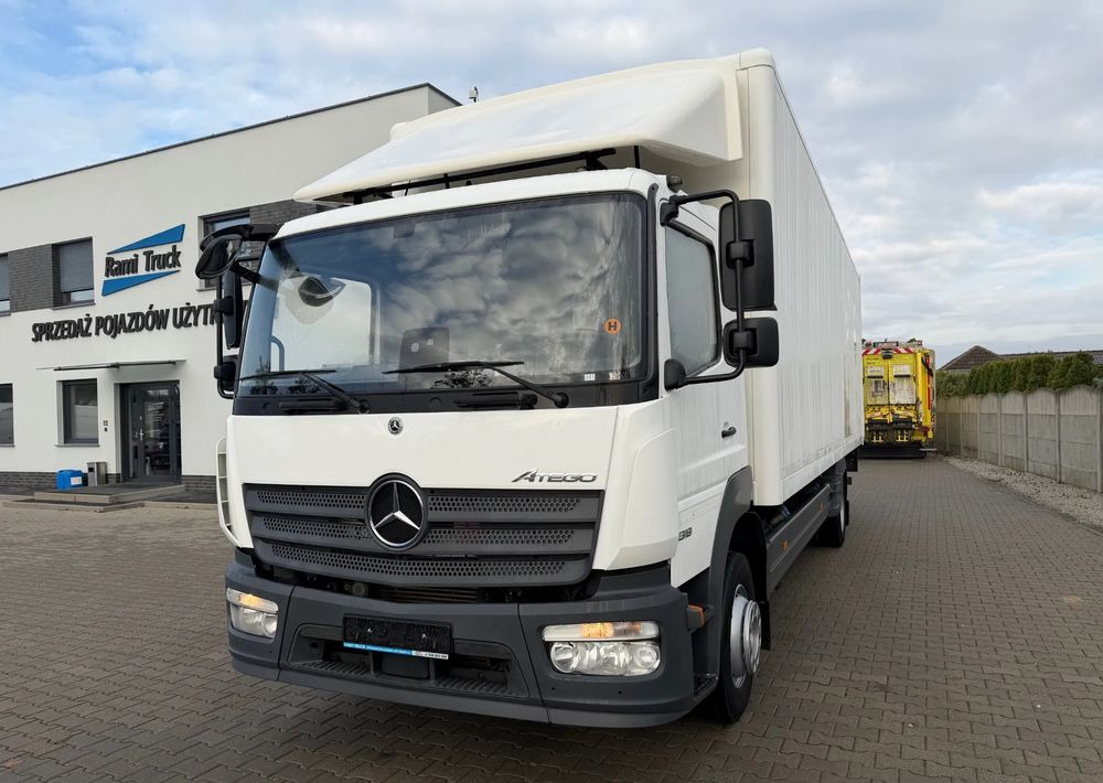 Mercedes-Benz ATEGO 1318 IZOTERMA 20 PALET! - Dobozos felépítményű teherautó: 1 kép. Mercedes-Benz ATEGO 1318 IZOTERMA 20 PALET! - Dobozos felépítményű teherautó: 1 kép.