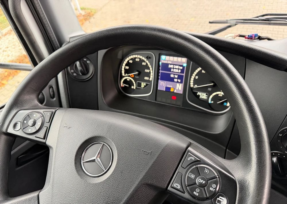 Dobozos felépítményű teherautó Mercedes-Benz ATEGO 1524: 9 kép.