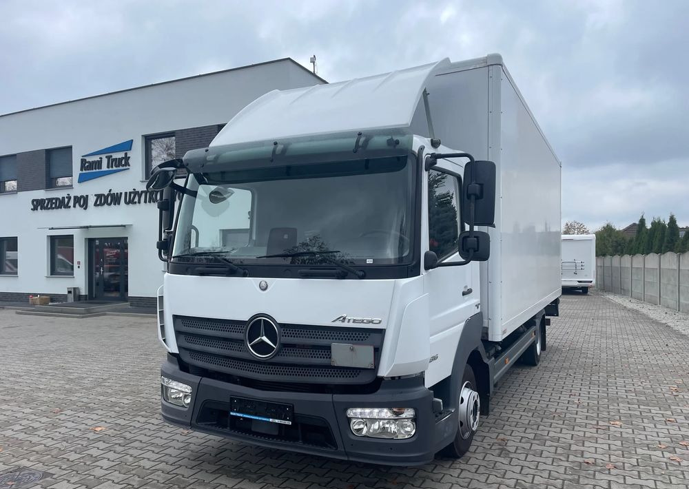 Mercedes-Benz ATEGO 816 DMC 8600 kg - Dobozos felépítményű teherautó: 1 kép. Mercedes-Benz ATEGO 816 DMC 8600 kg - Dobozos felépítményű teherautó: 1 kép.