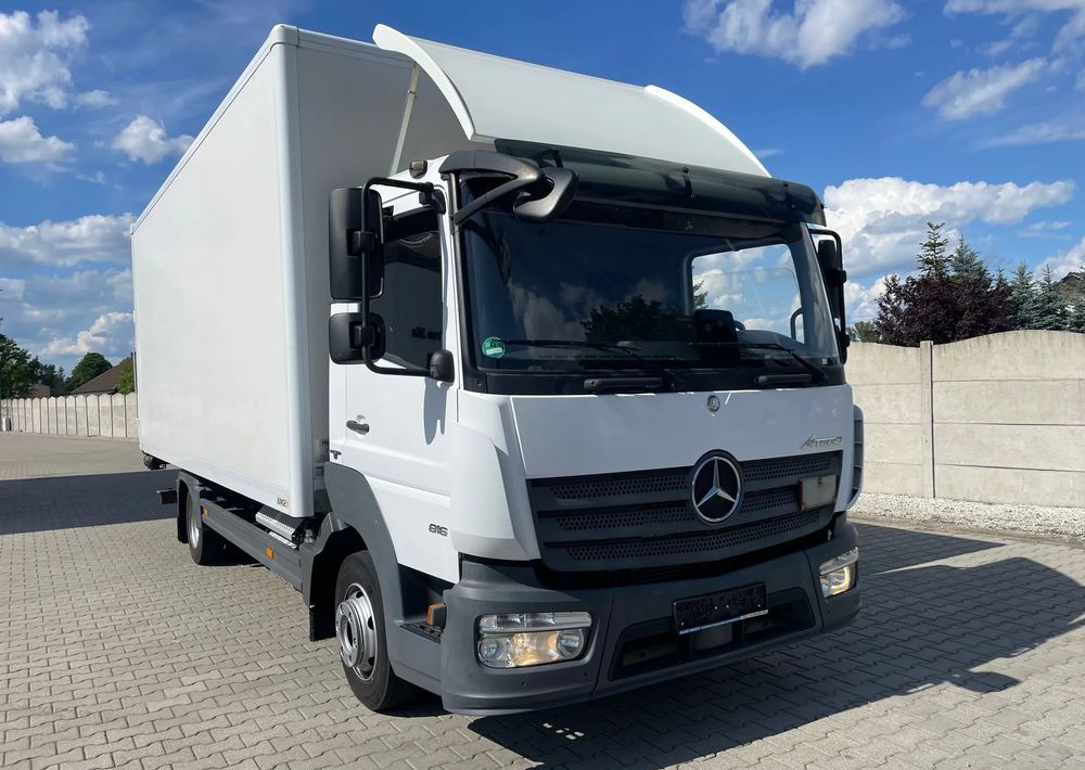 Mercedes-Benz ATEGO 816 ,ładowność 3,1 tony! - Dobozos felépítményű teherautó: 3 kép. Mercedes-Benz ATEGO 816 ,ładowność 3,1 tony! - Dobozos felépítményű teherautó: 3 kép.