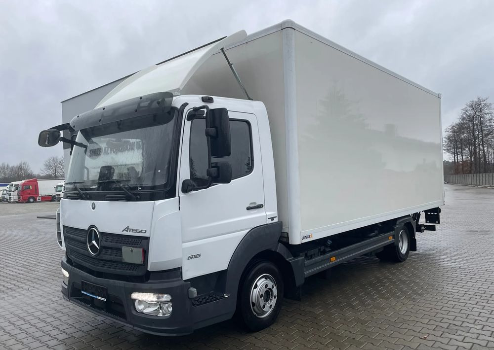 Mercedes-Benz ATEGO 816,ładowność 3 tony! - Dobozos felépítményű teherautó: 2 kép. Mercedes-Benz ATEGO 816,ładowność 3 tony! - Dobozos felépítményű teherautó: 2 kép.