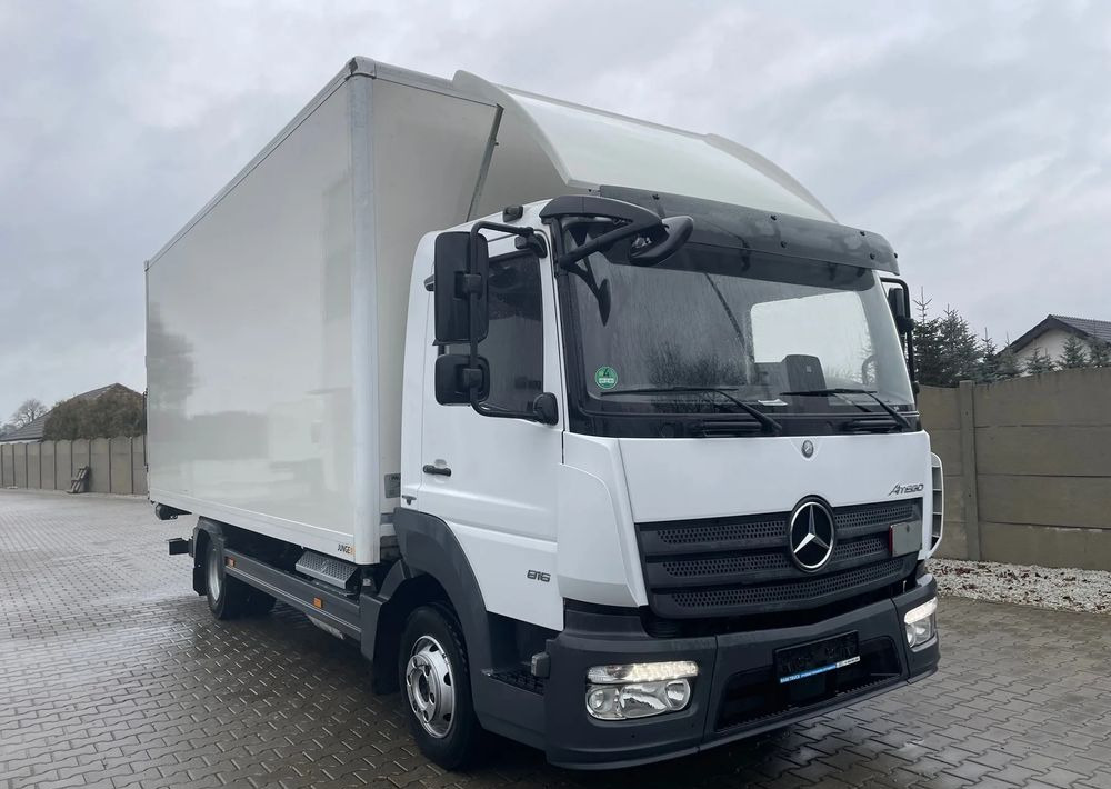 Mercedes-Benz ATEGO 816,ładowność 3 tony! - Dobozos felépítményű teherautó: 3 kép. Mercedes-Benz ATEGO 816,ładowność 3 tony! - Dobozos felépítményű teherautó: 3 kép.