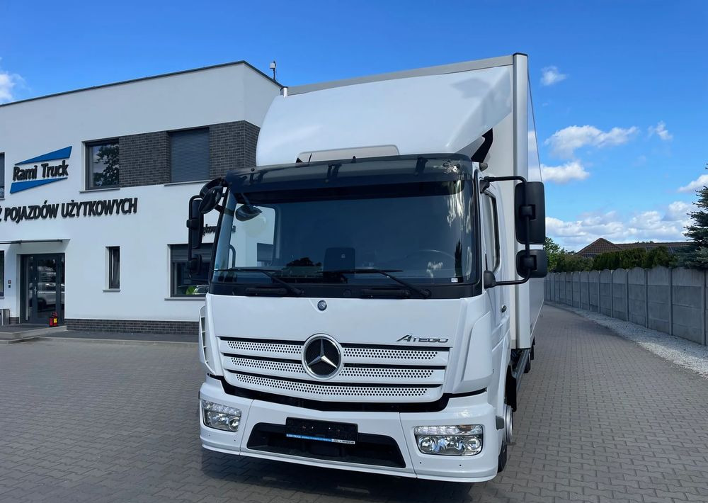 Mercedes-Benz ATEGO 818, IZOTERMA OGRZEWANA! - Dobozos felépítményű teherautó: 3 kép. Mercedes-Benz ATEGO 818, IZOTERMA OGRZEWANA! - Dobozos felépítményű teherautó: 3 kép.