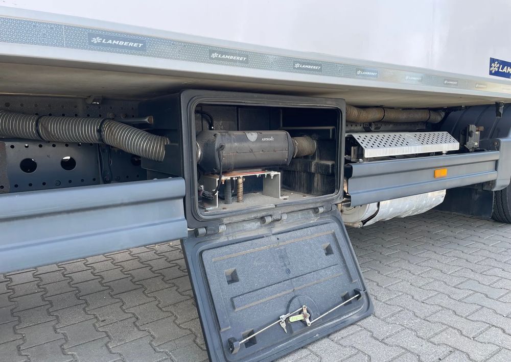Mercedes-Benz ATEGO 818, IZOTERMA OGRZEWANA! - Dobozos felépítményű teherautó: 4 kép. Mercedes-Benz ATEGO 818, IZOTERMA OGRZEWANA! - Dobozos felépítményű teherautó: 4 kép.