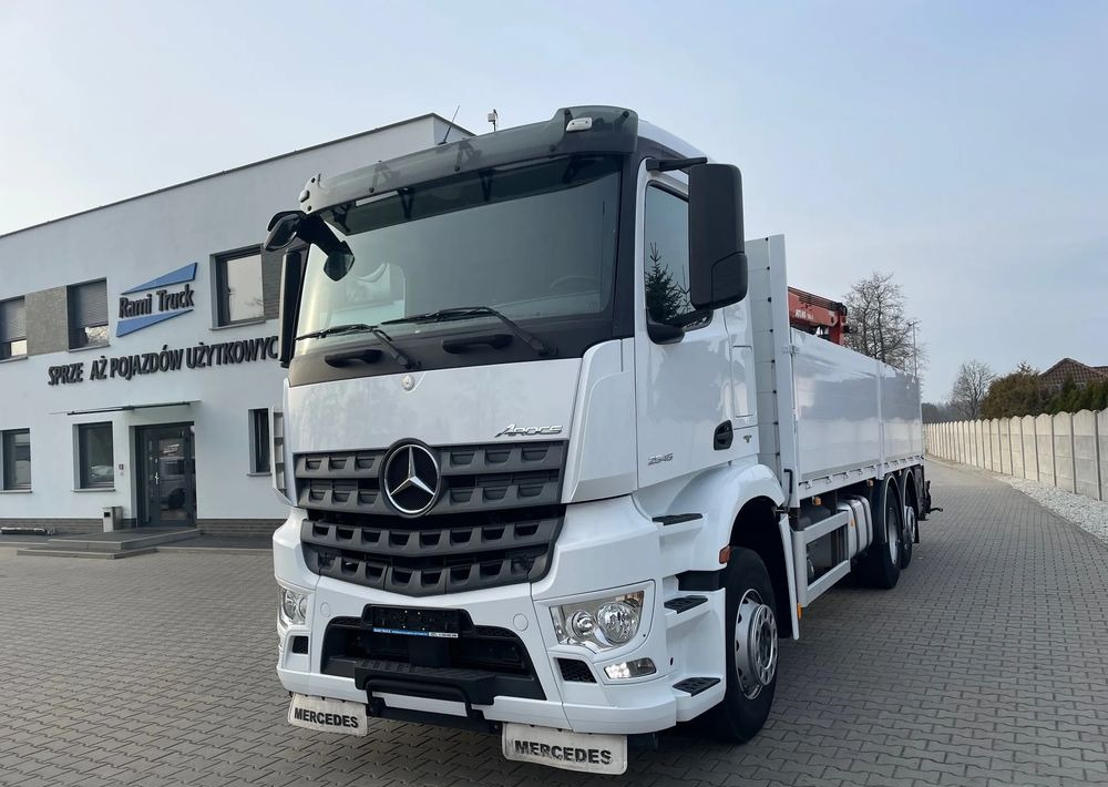 Mercedes-Benz Arocs 2545, HDS ATLAS 186.3 - PILOT - Platós teherautó: 1 kép. Mercedes-Benz Arocs 2545, HDS ATLAS 186.3 - PILOT - Platós teherautó: 1 kép.