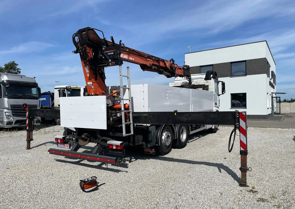 Mercedes-Benz Arocs 2545, HDS ATLAS 186.3 - PILOT - Platós teherautó, Darus autó: 5 kép. Mercedes-Benz Arocs 2545, HDS ATLAS 186.3 - PILOT - Platós teherautó, Darus autó: 5 kép.