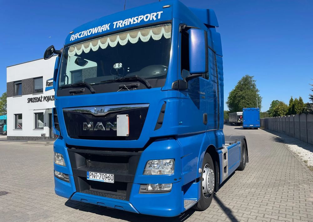 MAN TGX XLX18.440 - Nyergesvontató: 1 kép. MAN TGX XLX18.440 - Nyergesvontató: 1 kép.