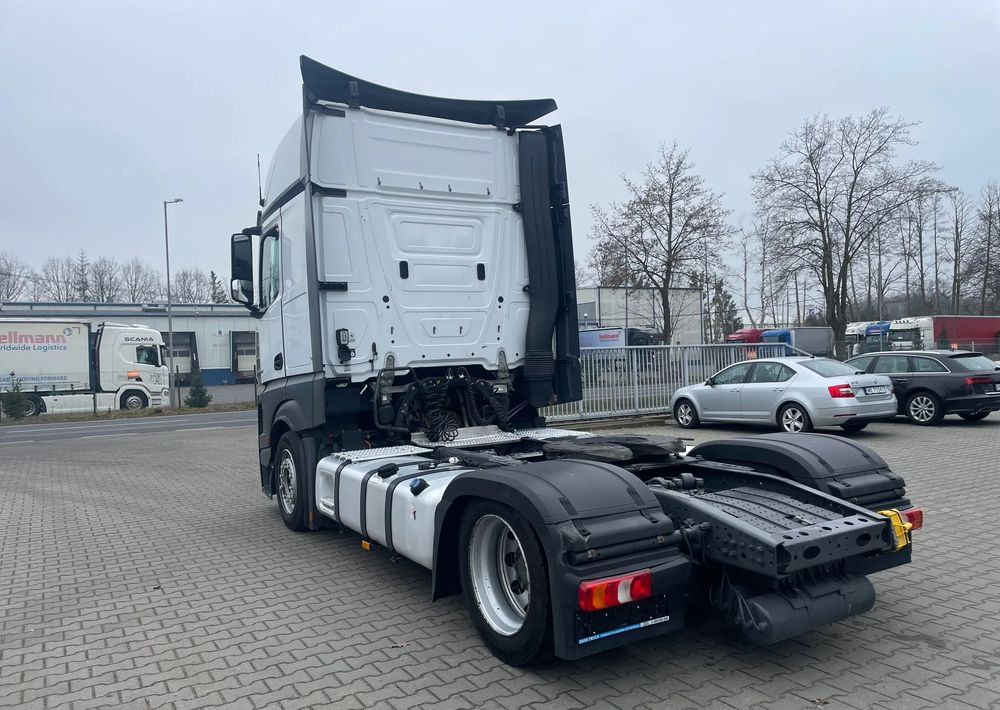 Mercedes-Benz ACTROS 1845, Mega, Gigaspace, Salonka! - Nyergesvontató: 5 kép. Mercedes-Benz ACTROS 1845, Mega, Gigaspace, Salonka! - Nyergesvontató: 5 kép.