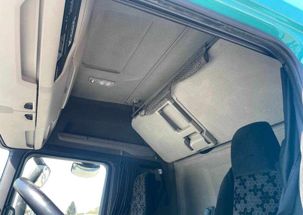 Nyergesvontató Scania R450 LowDeck, Mega: 14 kép.
