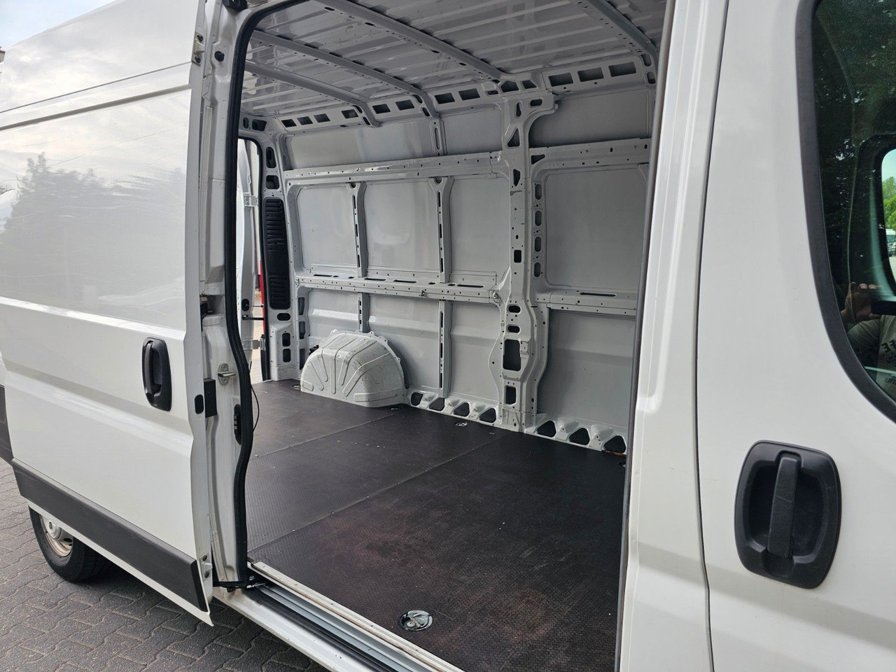 Opel MOVANO DUCATO L3H2 erst 35tkm Leichter unfall - Furgon: 5 kép. Opel MOVANO DUCATO L3H2 erst 35tkm Leichter unfall - Furgon: 5 kép.