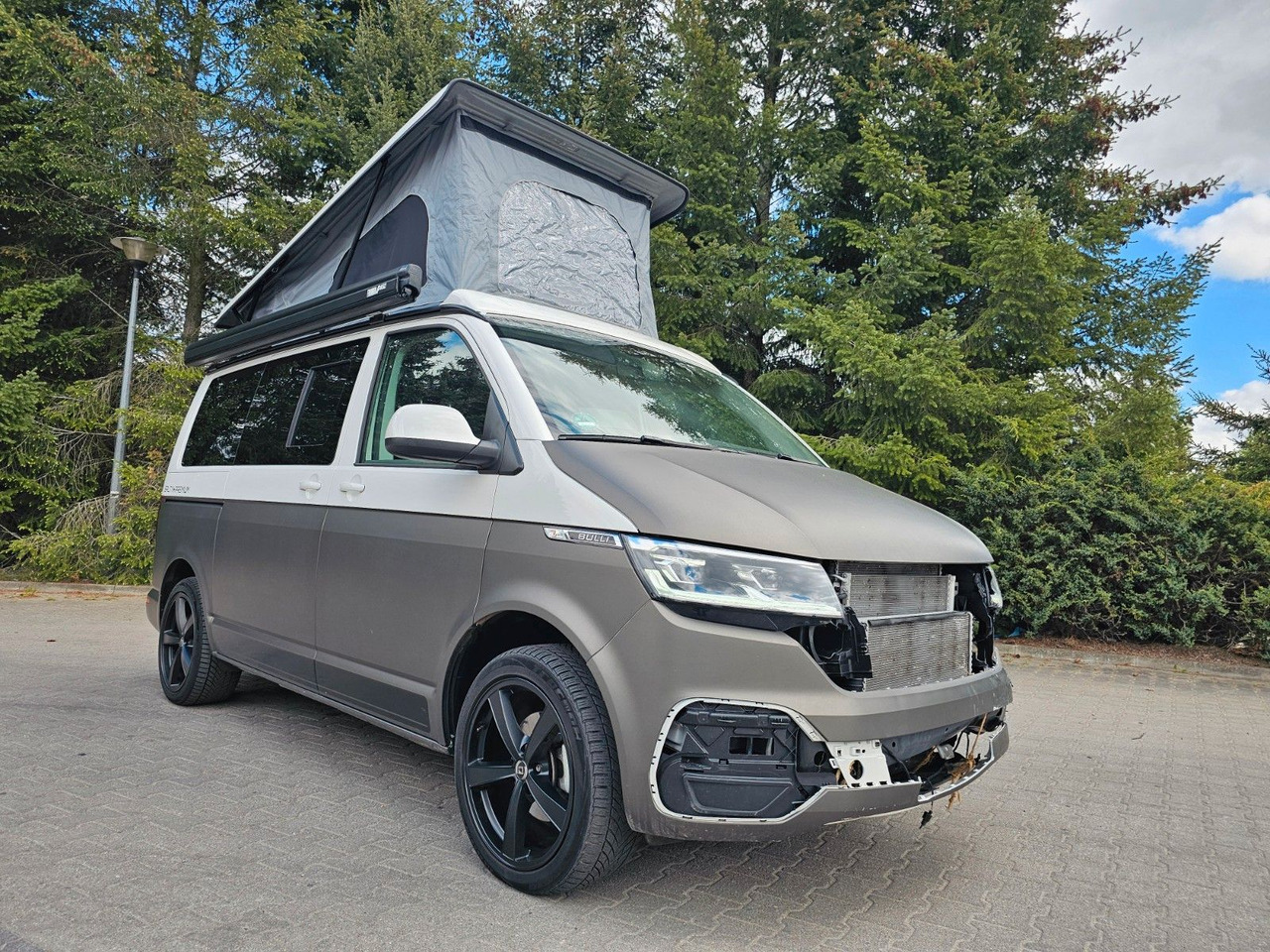 Volkswagen SALTY BLUE PREMIUM BULLI CALIFORNIA Fahrbereit! - Kempingautó: 1 kép. Volkswagen SALTY BLUE PREMIUM BULLI CALIFORNIA Fahrbereit! - Kempingautó: 1 kép.