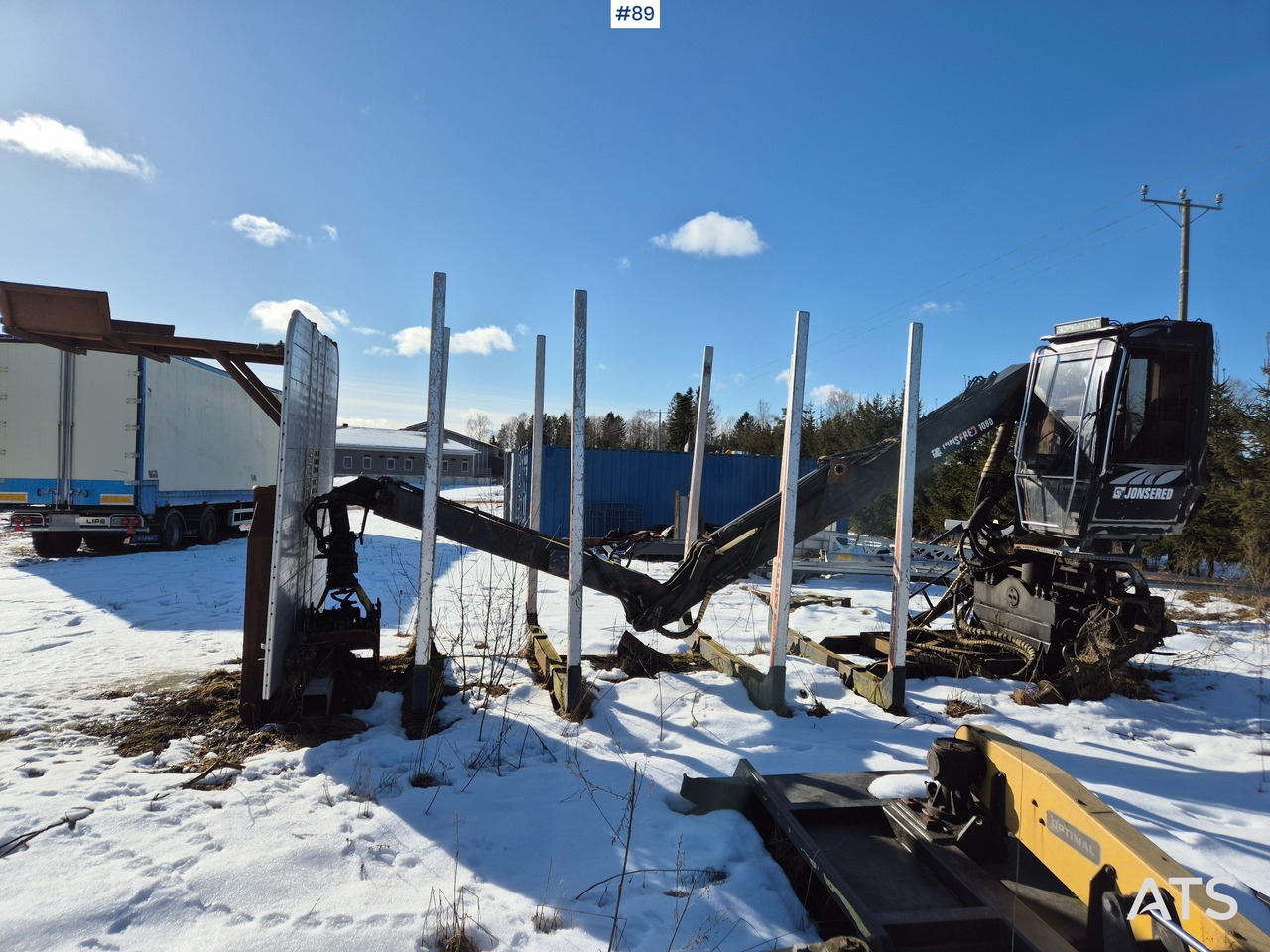 Jonsered 1080 - Horgos rakodó teherautó: 4 kép. Jonsered 1080 - Horgos rakodó teherautó: 4 kép.