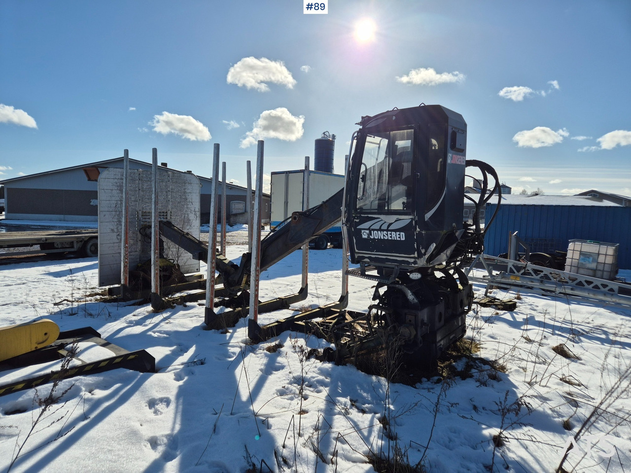 Jonsered 1080 - Horgos rakodó teherautó: 5 kép. Jonsered 1080 - Horgos rakodó teherautó: 5 kép.