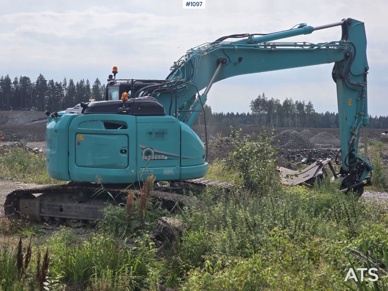 Kobelco SK230SRLC-5E 3D-koneohjauksella - Lánctalpas kotró: 3 kép. Kobelco SK230SRLC-5E 3D-koneohjauksella - Lánctalpas kotró: 3 kép.