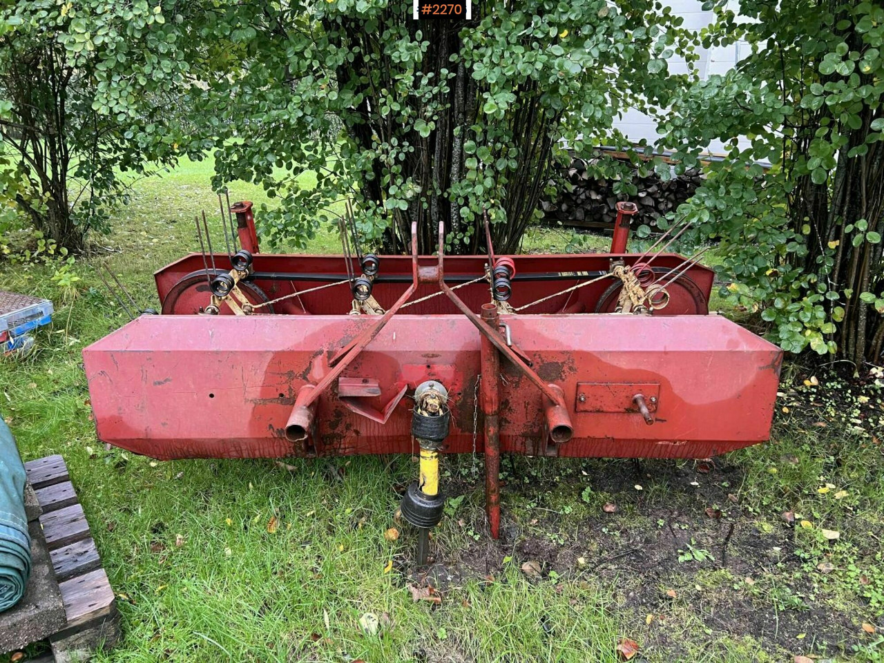 Coil rake AKRON Kombi 10 - Szálastakarmány betakarítás gépei: 5 kép. Coil rake AKRON Kombi 10 - Szálastakarmány betakarítás gépei: 5 kép.