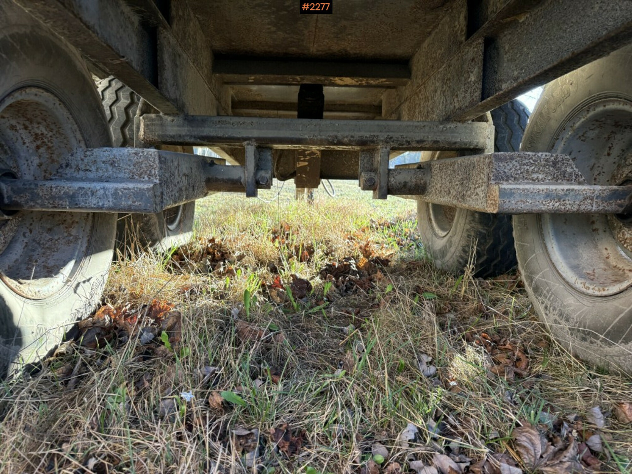 Mezőgazdasági billenőpótkocsi Grain Wagon Boggie: 16 kép. Mezőgazdasági billenőpótkocsi Grain Wagon Boggie: 16 kép.