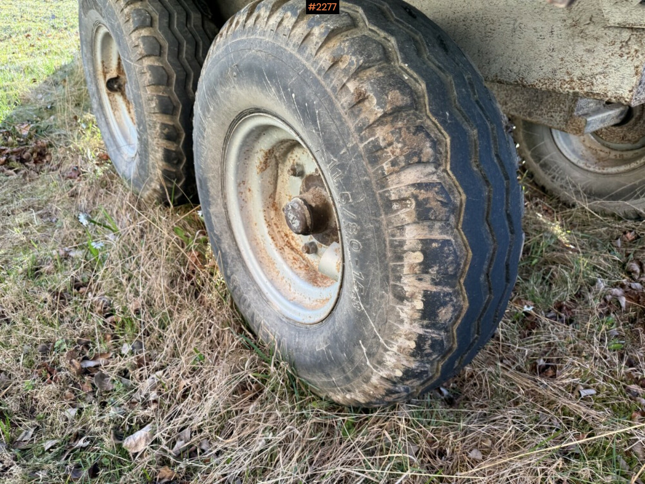 Mezőgazdasági billenőpótkocsi Grain Wagon Boggie: 9 kép. Mezőgazdasági billenőpótkocsi Grain Wagon Boggie: 9 kép.