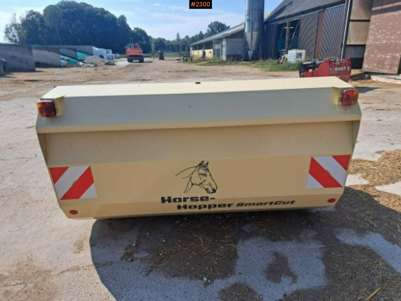 Horsemanure Collector Amazone Horsehopper Smartcut 2100 - Talajművelő gep: 4 kép. Horsemanure Collector Amazone Horsehopper Smartcut 2100 - Talajművelő gep: 4 kép.