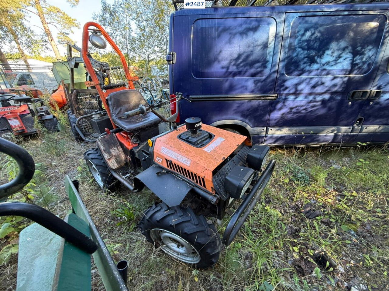 Mini forwarder Vimek Minimaster 101 - Kihordó: 4 kép. Mini forwarder Vimek Minimaster 101 - Kihordó: 4 kép.