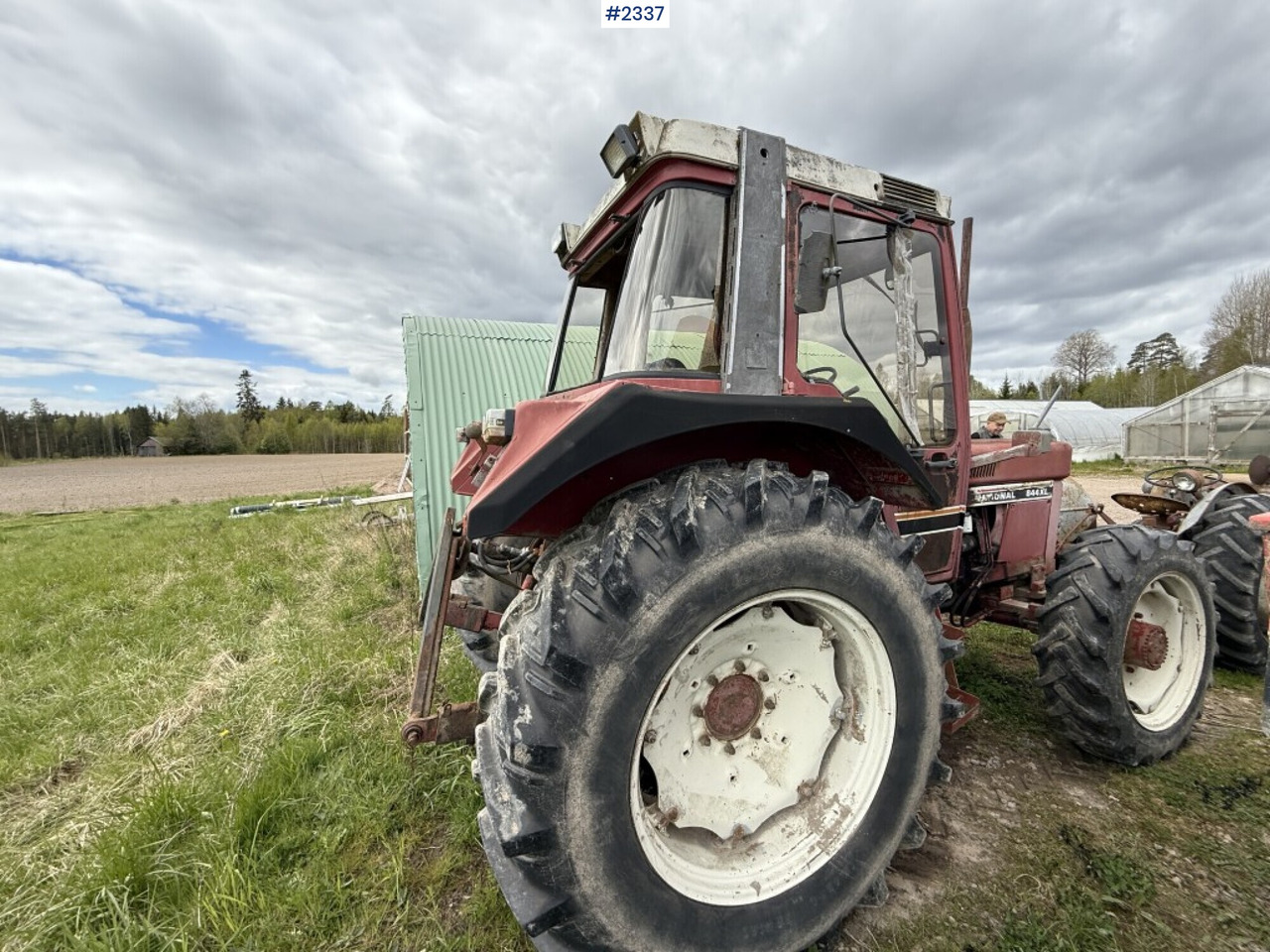 Tractor, International 844 AXL, Repair object - Traktor: 2 kép. Tractor, International 844 AXL, Repair object - Traktor: 2 kép.
