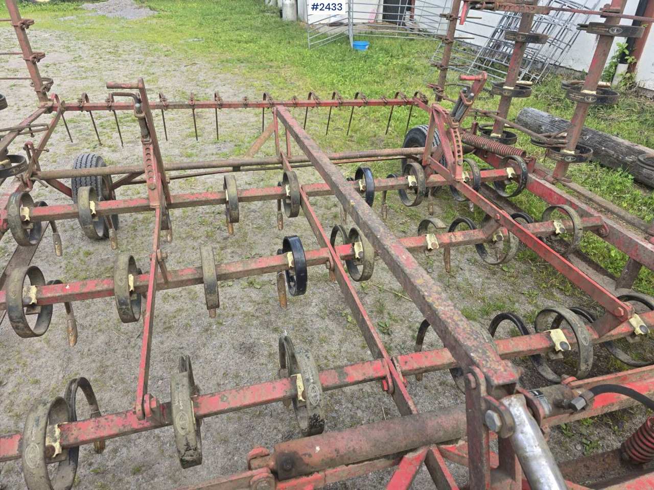 Väderstad Harv 6000 mm - Talajművelő gep: 3 kép. Väderstad Harv 6000 mm - Talajművelő gep: 3 kép.
