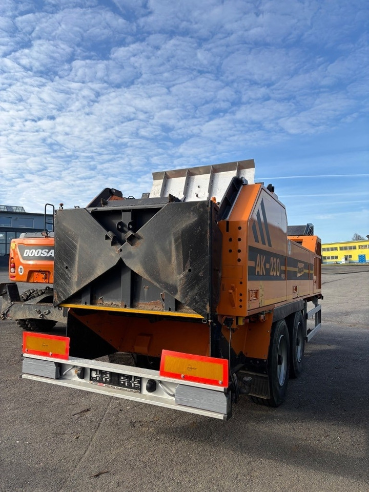 Doppstadt AK 230 - Ipari aprítógép: 5 kép. Doppstadt AK 230 - Ipari aprítógép: 5 kép.