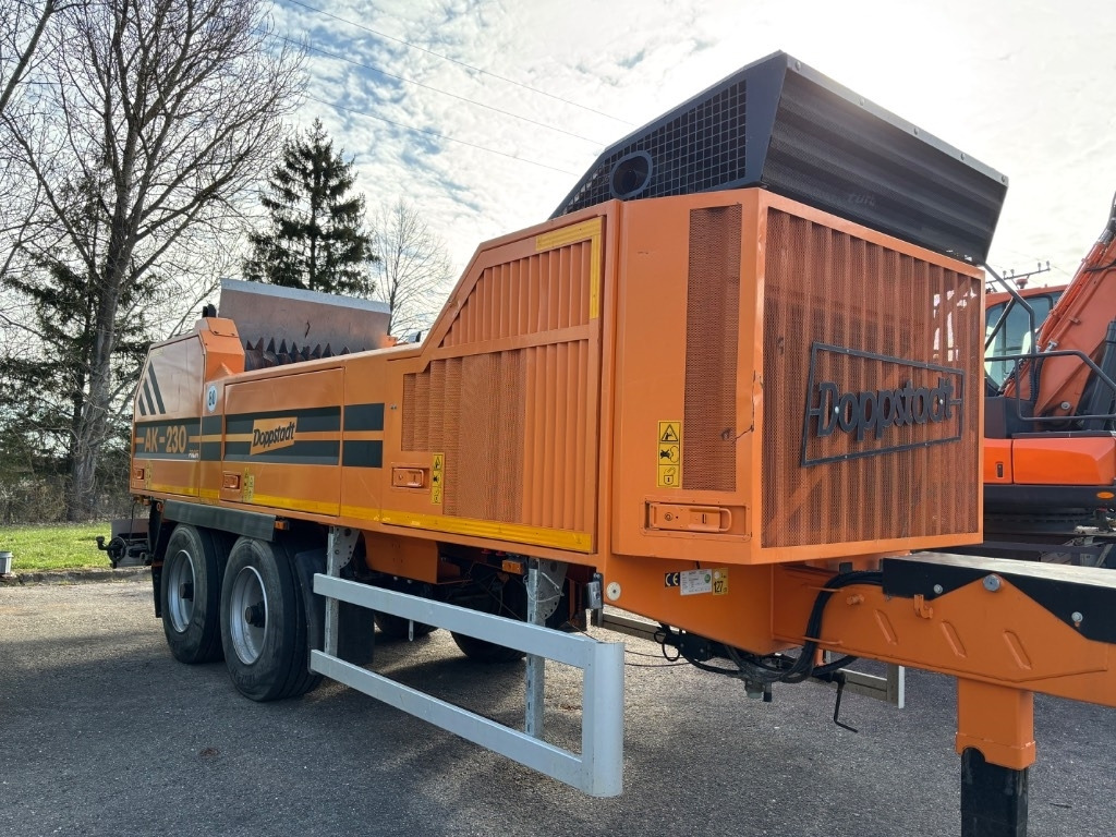 Doppstadt AK 230 - Ipari aprítógép: 2 kép. Doppstadt AK 230 - Ipari aprítógép: 2 kép.